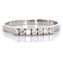 Anello in oro bianco 18 kt. di gr. 1,80 con 7 Brillanti naturali per tot. 0,44 ct, colore G, purezza VS