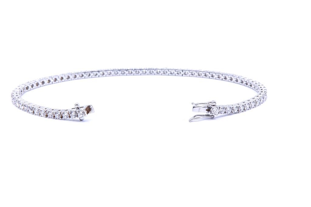 Bracciale tennis con brillanti di carati 3,06 - Colore F/G - Purezza VVS - Collezione Salina - oro bianco 18Kt gr 7,70