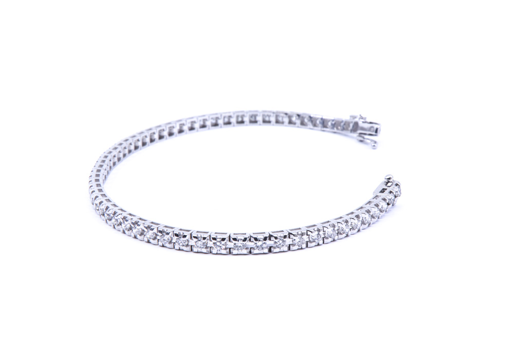  Bracciale tennis con brillanti di carati 0,75 - Colore F/G - Purezza VVS - Collezione Levanzo - oro bianco 18Kt gr6.4