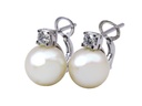Orecchini in oro bianco 18 carati con due perle coltivate giapponesi 