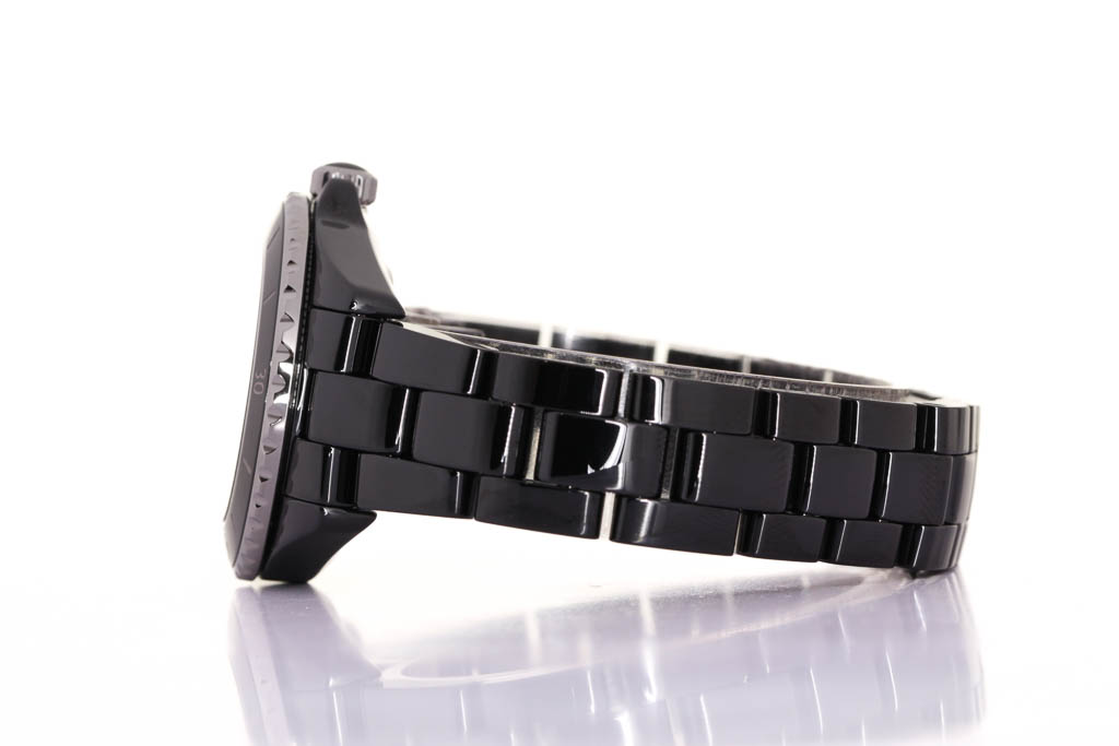 Chanel J12 ref:H5695 , Ceramic & Steel, Chanel Box & Papers, 7/2024