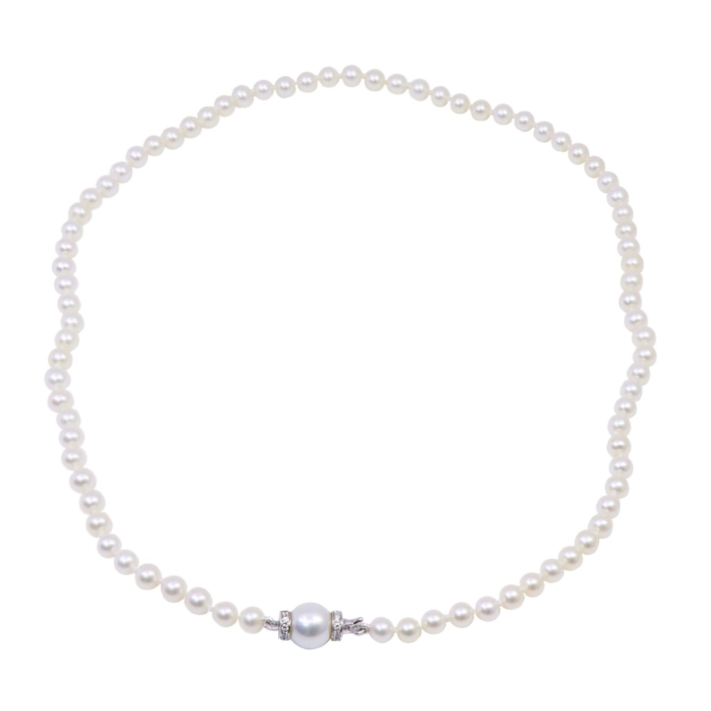 Collana con piccole perle girocollo chiusura oro bianco gr. 18,3