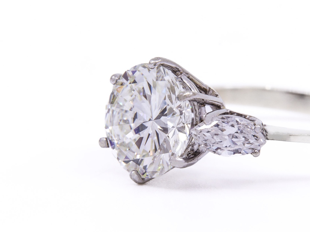 Diamante naturale taglio rotondo  di carati 2.11