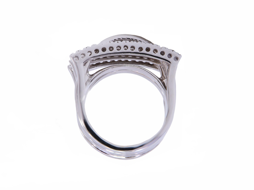 Anello - Brillanti 30ct. G-VS1, oro 18kt. peso totale 11,8gr