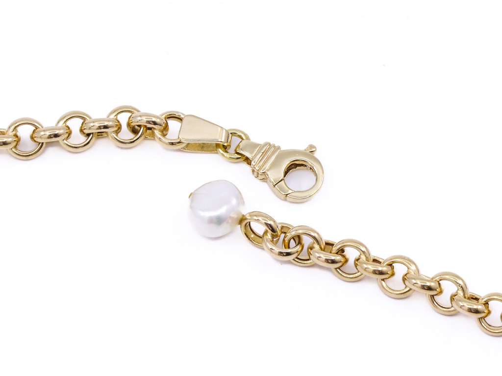 Girocollo con 2 perle naturali, piccoli brillanti, catena in oro giallo 18kt, peso lordo gr.26 titolo 750/ooo