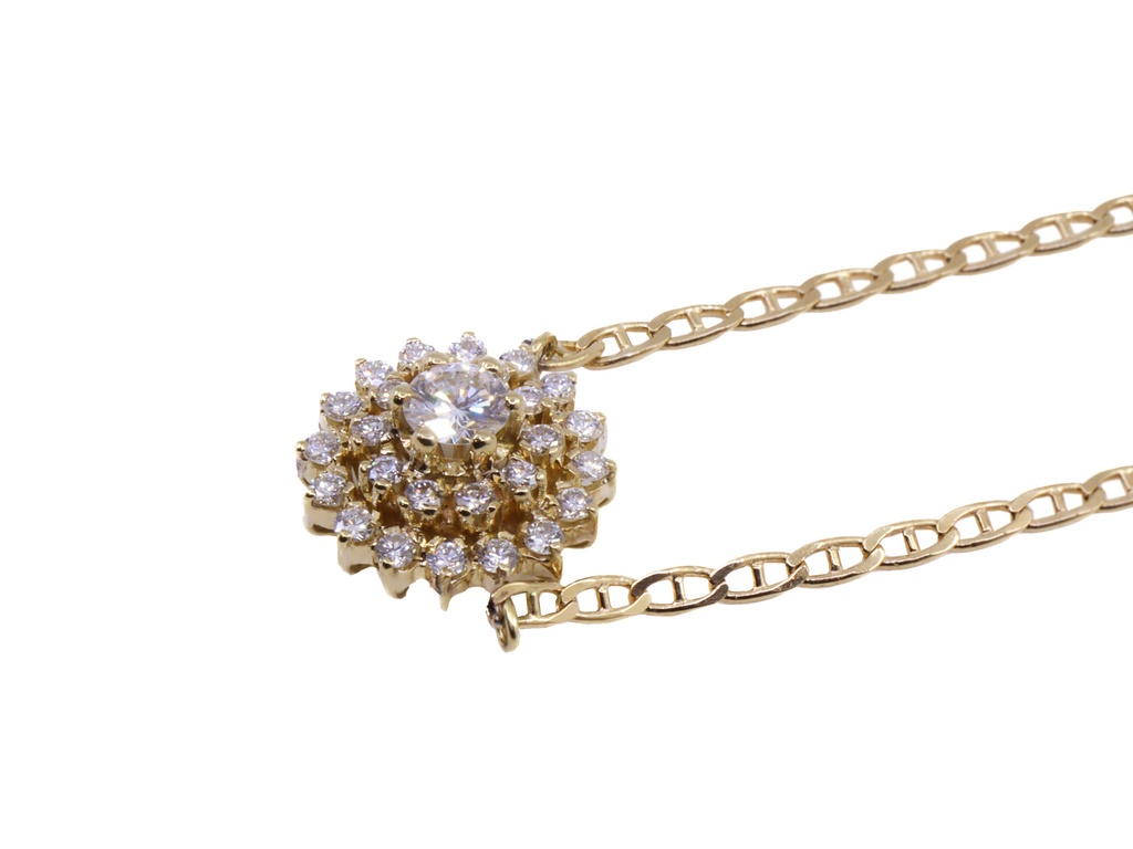 PENDENTE CON CENTRO ORO GIALLO 18KT CON BRILLANTE  CIRCA 0,40 CT.  E CONTORNO PICCOLI BRILLANTI gr. 8,5