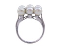Anello in oro bianco a titolo 750/°°°  di grammi 6.60con delle perle e dei diamantini naturali 