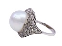 Anello perla e brillanti, toppa tonda stile deco