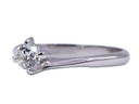 Anello in oro bianco a titolo 750/°°° di grammi 2.80 con un diamante naturale di carati 0.43