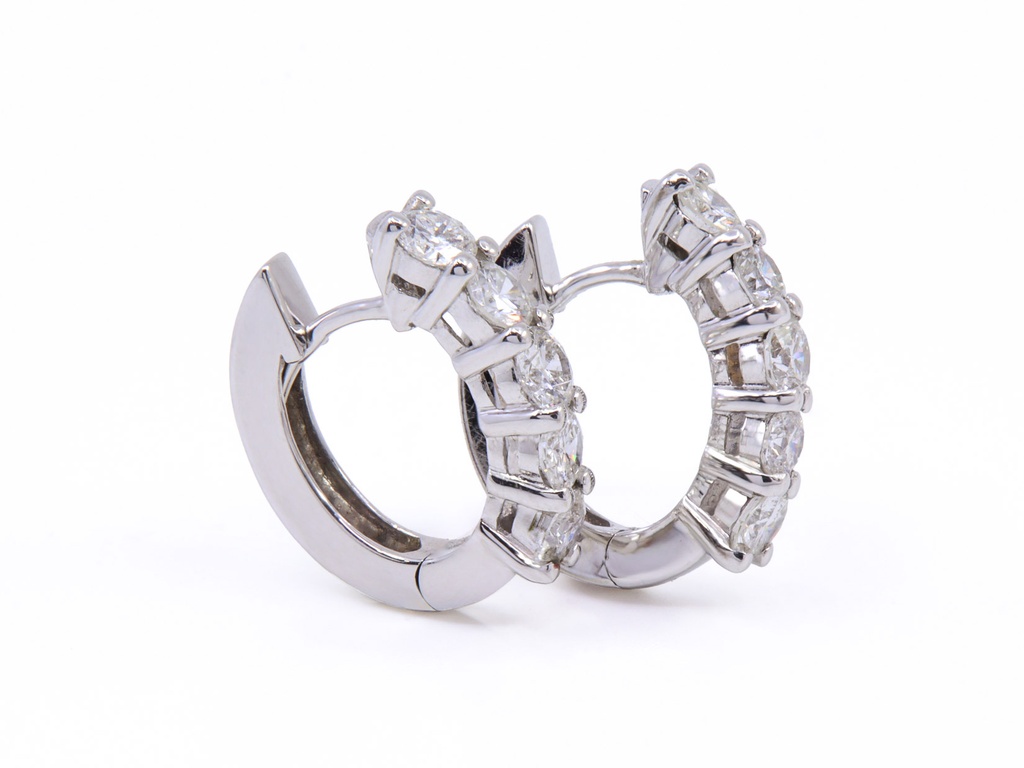 Orecchini in oro bianco 18 kt. con brillanti 2,24ct