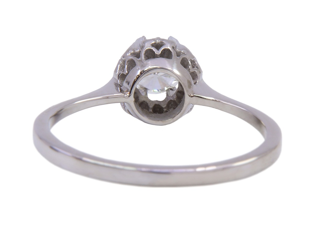 Anello in oro bianco a titolo 750/°°° di grammi 3.60 con un diamante naturale di circa 0.46 ct