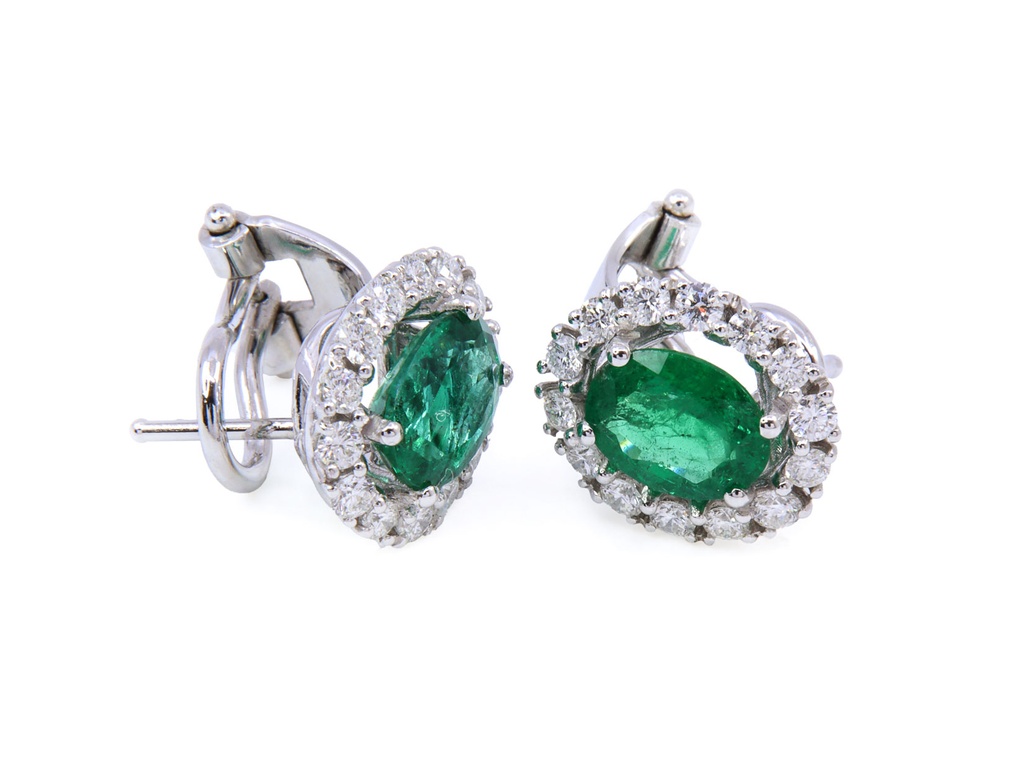 Orecchini Smeraldi Zambia 6x8 e contorno brillanti