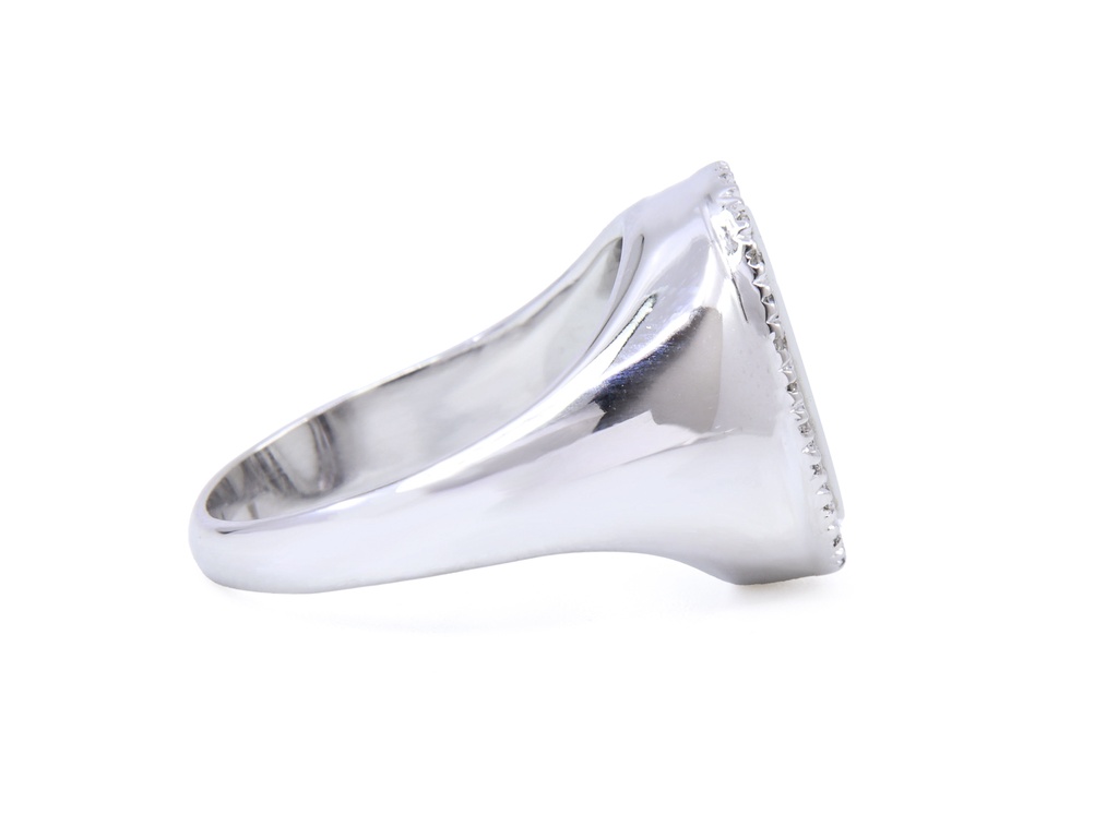 Anello in oro bianco 18 carati di grammi 7.80' con agata bianca e diamantini