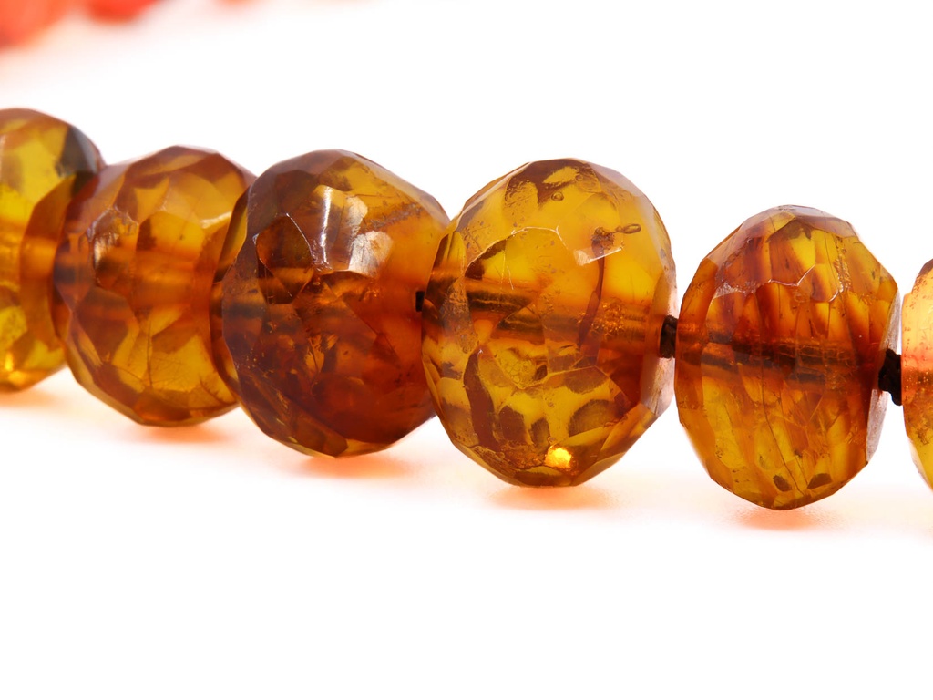 Collana Copale (Ambra Giovane) chiusura in oro giallo 18 Kt. 