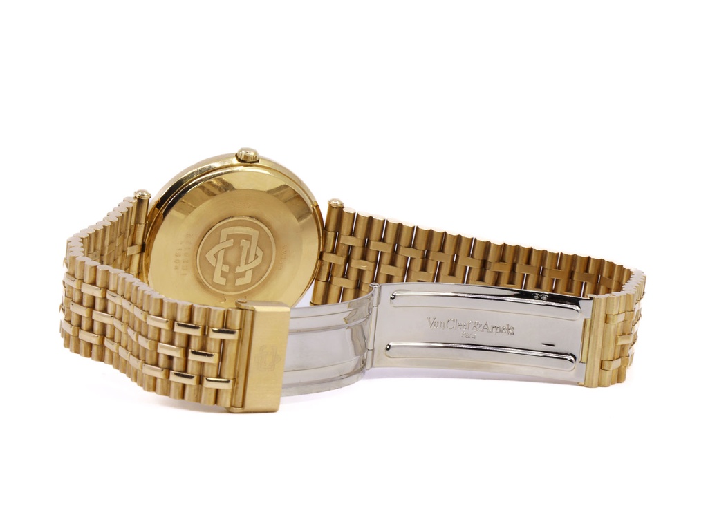 Orologio Van Cleef & Arpels, 18kt Jellow Gold,  Diam. 34 mm, Quartz, Natural Diamonds Bezel and Dial, Full weight with movement 118 gr. Our Box & Papers