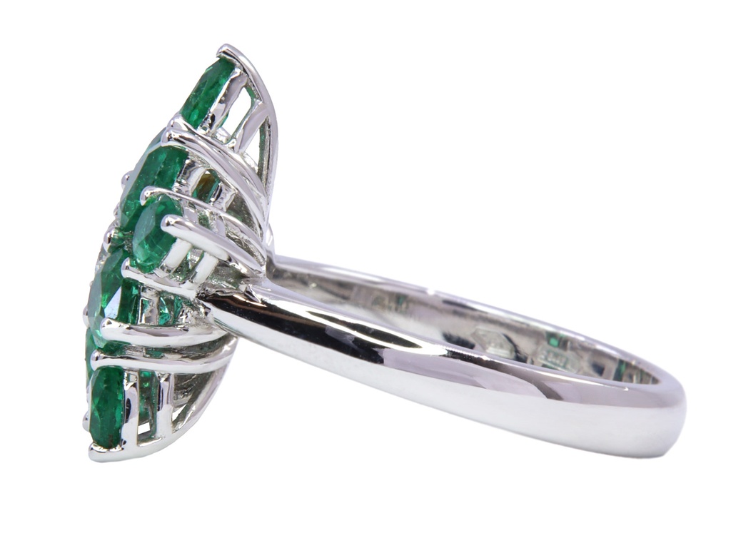 Anello in oro bianco 750/°°° di grammi 6.20 com smeraldi ct 2.18 e diamante ct 0.18 F/G vs1