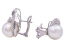 Orecchini in oro a titolo 750/°°° (18 carati) con due perle coltivate australiane e dei piccoli diamantini