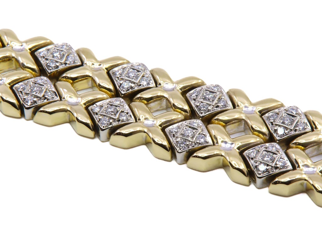 Lotto di oreficeria usata obsoleta, a titolo 18 kt  gr. 56,5 ad euro 61,5 grammo (Bracciale Croci e Rombi)