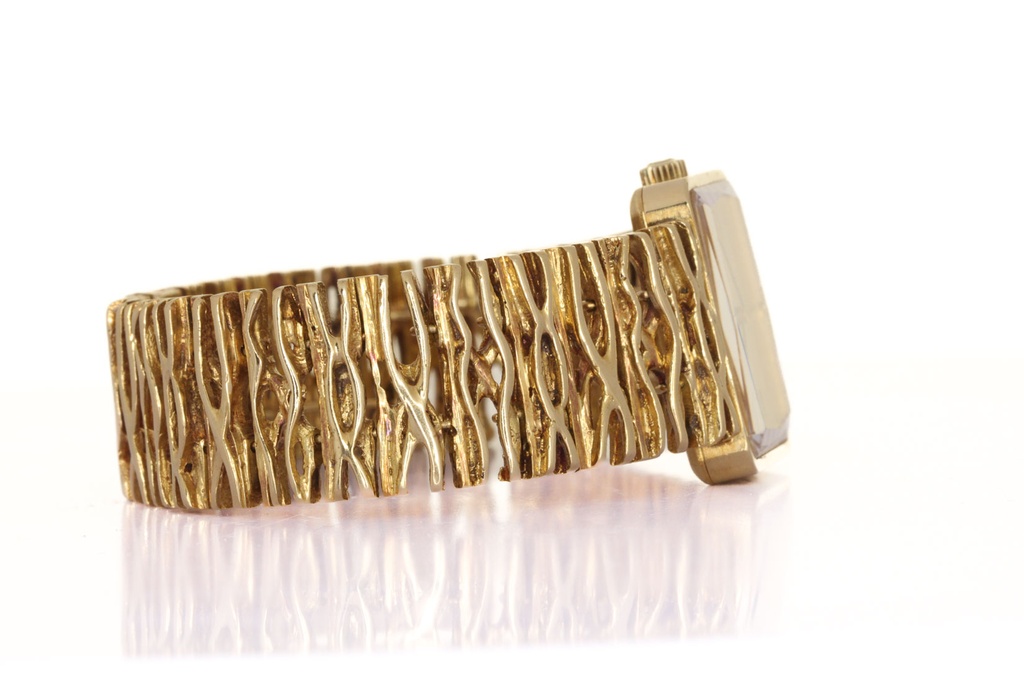 Omega Ref. 8263, De Ville Vintage, 25x23 mm, Circa 1970, Original Bracelet (17,5 cm)  gr.64,1 ad euro 67,08 al grammo