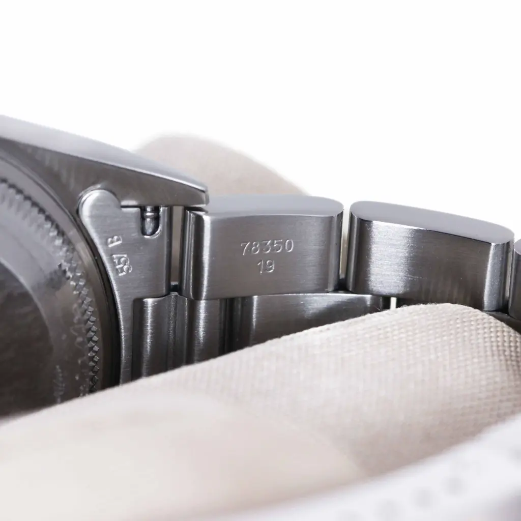 Rolex Oyster Perpetual Date - 15210 - Y289818-698.webp