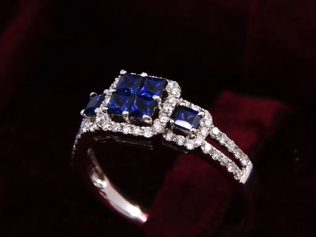 anello zaffiri MT32624655-703.webp