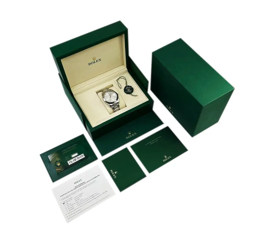 Rolex DateJust ref.126300 - Serial Num.8F29XXXX - Original Box and papers - 06-2025 (7).webp