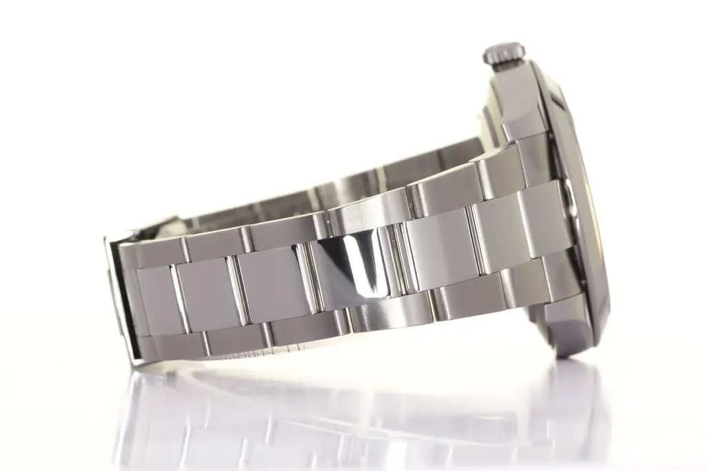 Rolex DateJust ref.126300 - Serial Num.8F29XXXX - Original Box and papers - 06-2025 (4).webp