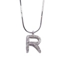 Collana lettera R - Brillanti 0,06ct, G-VS1, oro 18kt, peso totale 2,30gr