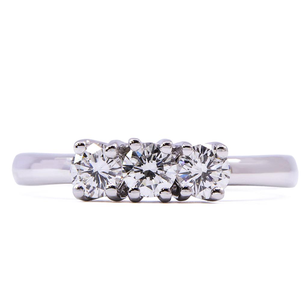 Anello Trilogy - Brillanti 0,60ct. G-VS1, oro 18kt.