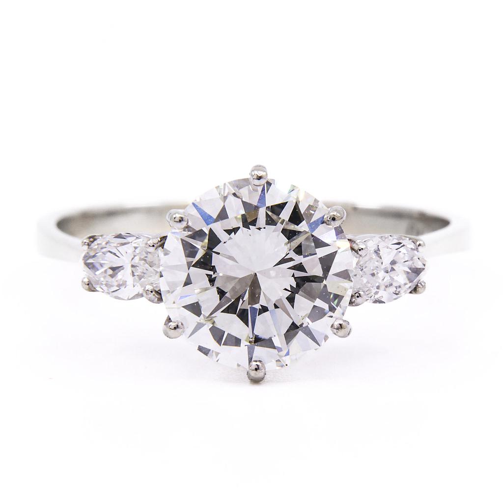 Anello solitario - Brillante 2,11ct. I-SI1,oro bianco 18kt. laser inciso