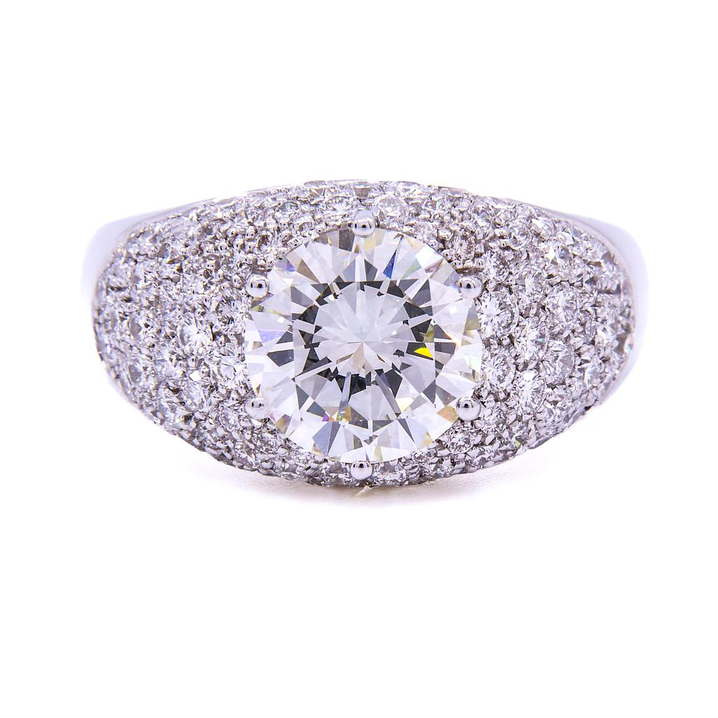 Anello solitario con pavé - Brillante centrale 2,32ct. I-IF in oro bianco 18kt.