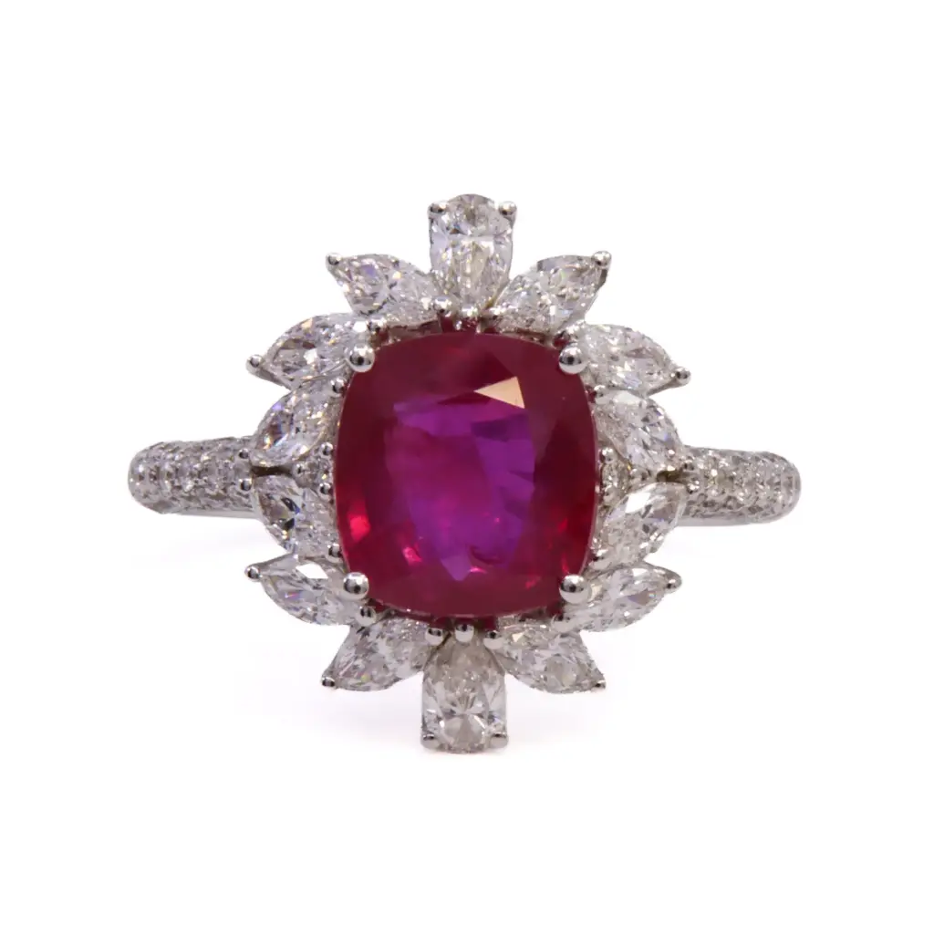 Anello - Rubino naturale 3,53ct. brillanti 1,35ct. E/F-VVS, oro 18kt, peso totale 3,50 gr