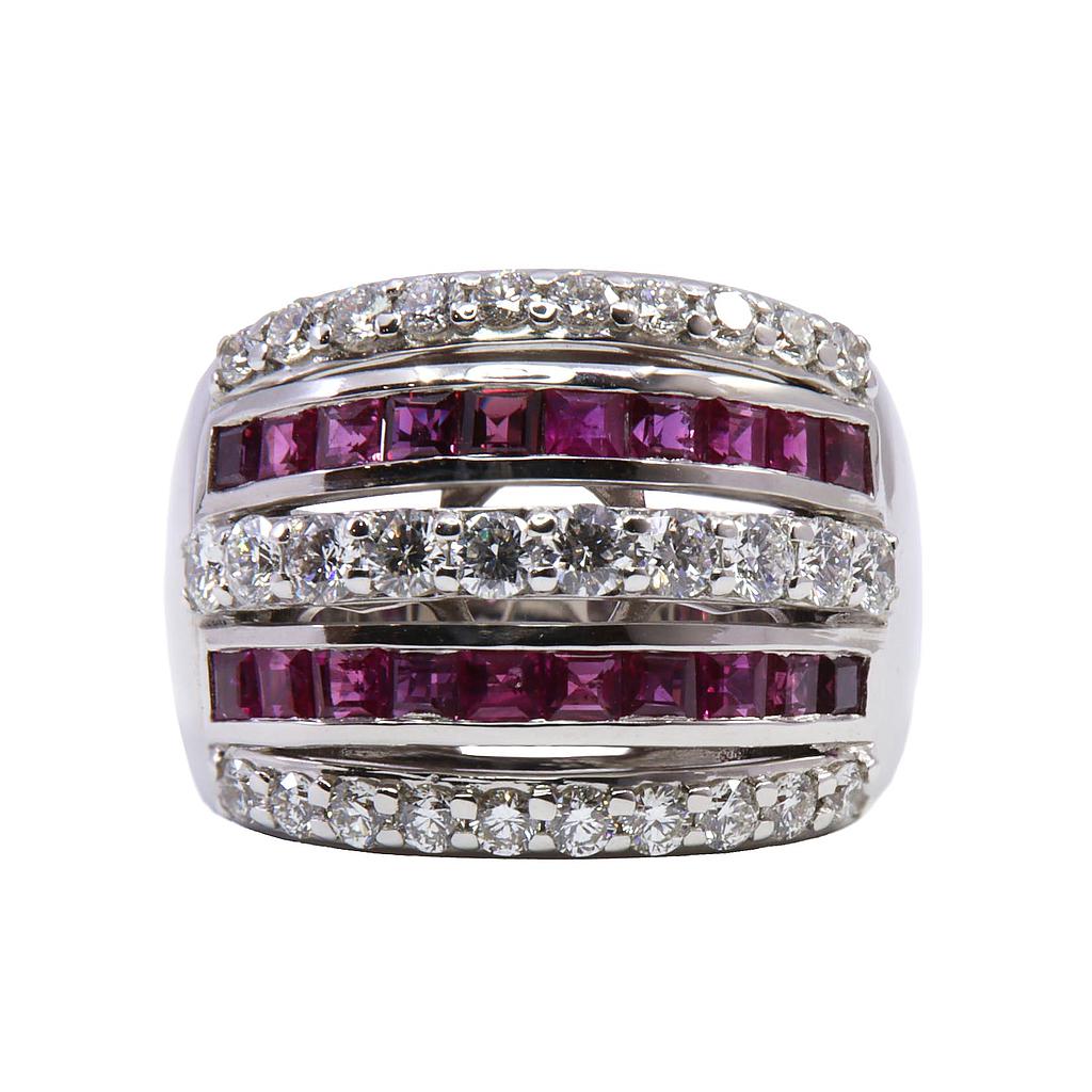 Anello fascia - Rubini 1,72ct, brillanti 1,28ct G-VS1, oro bianco 18kt. peso totale 14,3gr