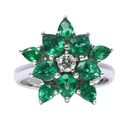 Anello fiore - Smeraldi 2,18ct, brillante 0,18ct, F/G-VS1 in oro 18kt, peso totale 6,3gr