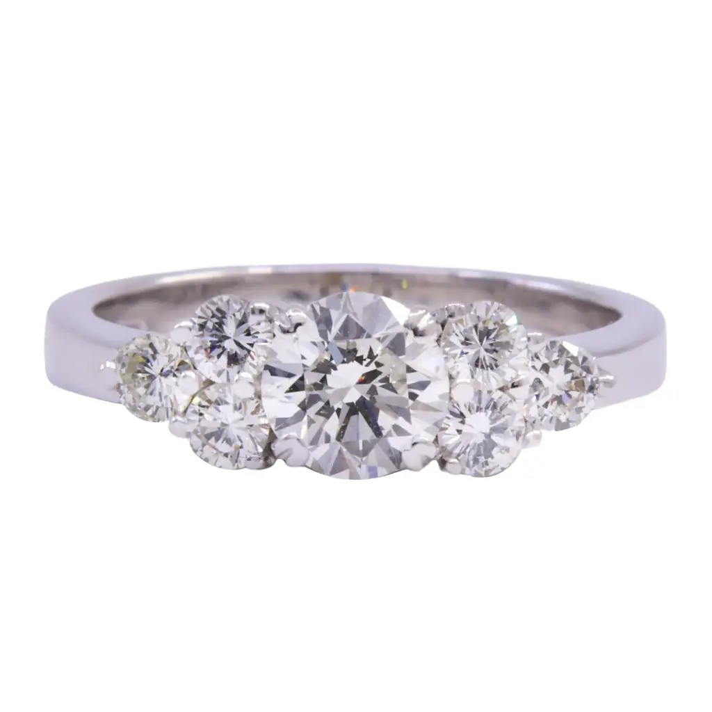 Anello solitario - Brillante centrale 0,87ct H-IF, brillanti contorno 0,60ct. F/G-VVS, oro 18kt.