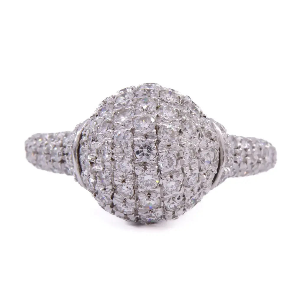 Anello sfera - Pavè di brillanti 1,60ct. G-VS1, oro 18kt. peso totale 7,9gr