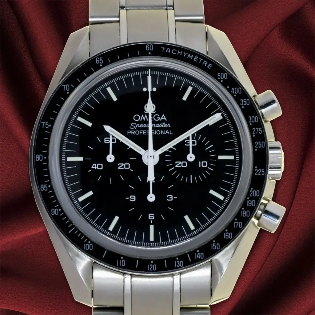 Omega Speedmaster Moonwatch mod 31130423001006 (08/21) - Original Box and Papers and our two-year warranty.
