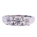 Anello Trilogy - Brillanti 2,10ct.  D-VS1 cert. GIA, oro 18kt, peso totale 5gr 