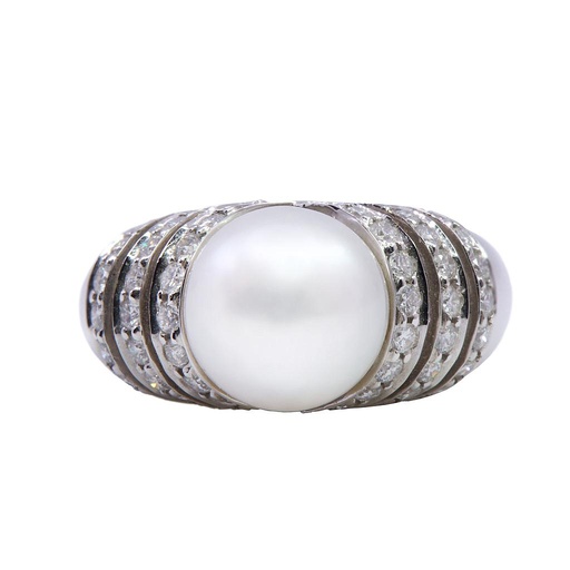 [MTR20220004453] Anello perla - Brillanti 0,65ct. G-VS in oro 18kt. peso totale 14,3 gr.