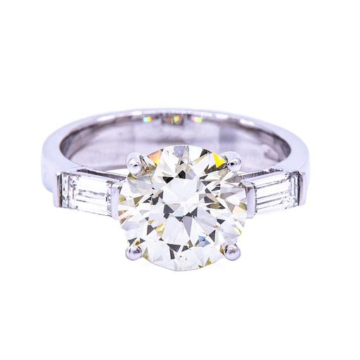 [MTR20240001726] Anello solitario - Brillante naturale 3,11ct. ST-VS1, laterali 1,14ct. H-VS, oro bianco 18kt.