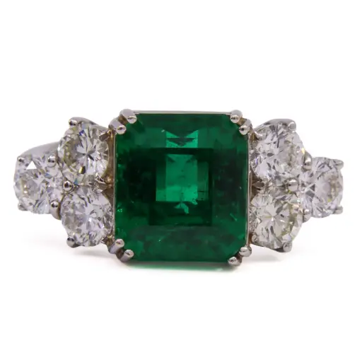 [MTR20180001085] Anello - Smeraldo 5,84ct. brillanti 1,80ct. F/G-VVS, oro 18kt. 