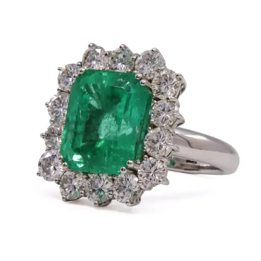 [MTR20180001047] Anello - Smeraldo 11,74ct. brillanti 3,60ct. F/G-VVS, oro 18kt.