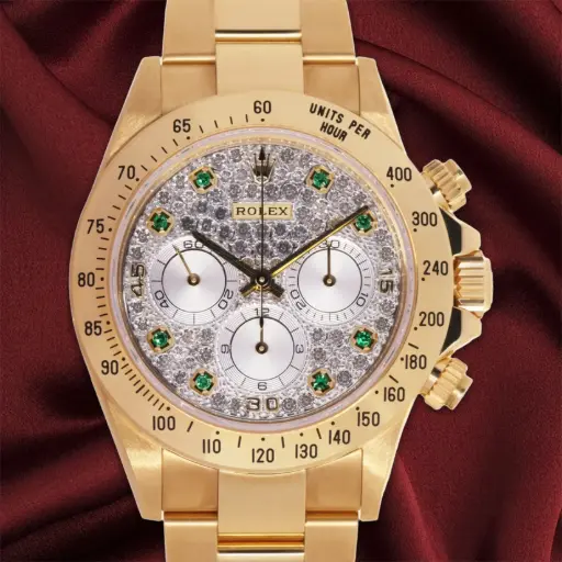 [MT32523938] Rolex Daytona ref:16528 - 18kt Yellow, Full Pavè XL 8 emerald (Rolex), Rolex Box & Papers (1997), Official Service exp. 01/2026