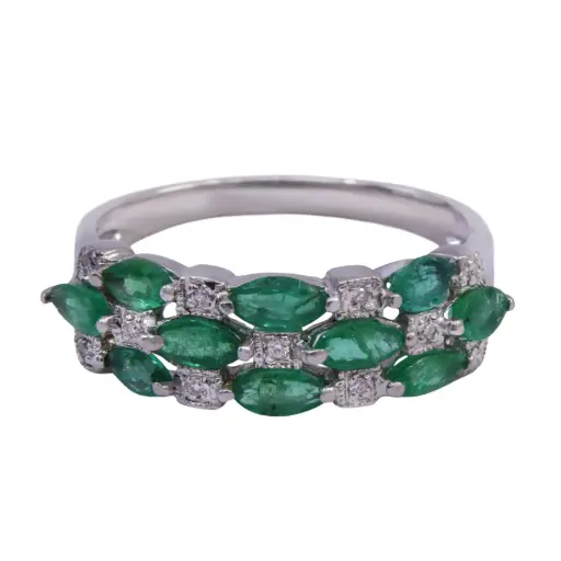[MT32624641] Anello - Smeraldi 1,20ct. brillanti 0,06ct. G-VS1 in oro 18kt.