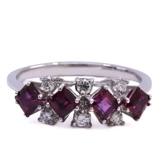 [MT32630640]  Anello - Rubini 0,50ct. brillanti 0,15ct. H-VS in oro 18kt.
