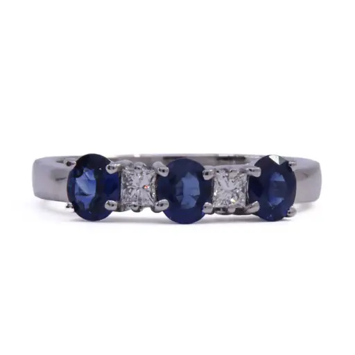 [MT32632663] Anello - Zaffiri 1,05ct. brillanti 0,30ct. G-VS1 in oro 18kt. 5,5gr